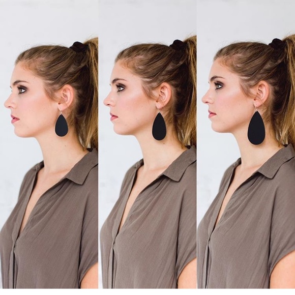 New Leather White Cutout Teardrop Large Earrings Nickel & Suede Silver Hardware - Picture 4 of 4